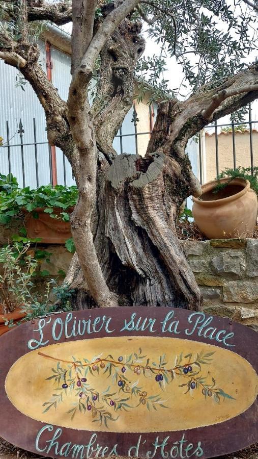 L'Olivier Sur La Place La Rochegiron Luaran gambar